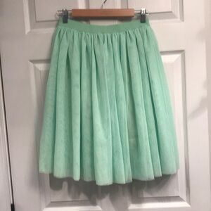 The House of Flynn brand size S elastic waist lined green tulle skirt- NWT